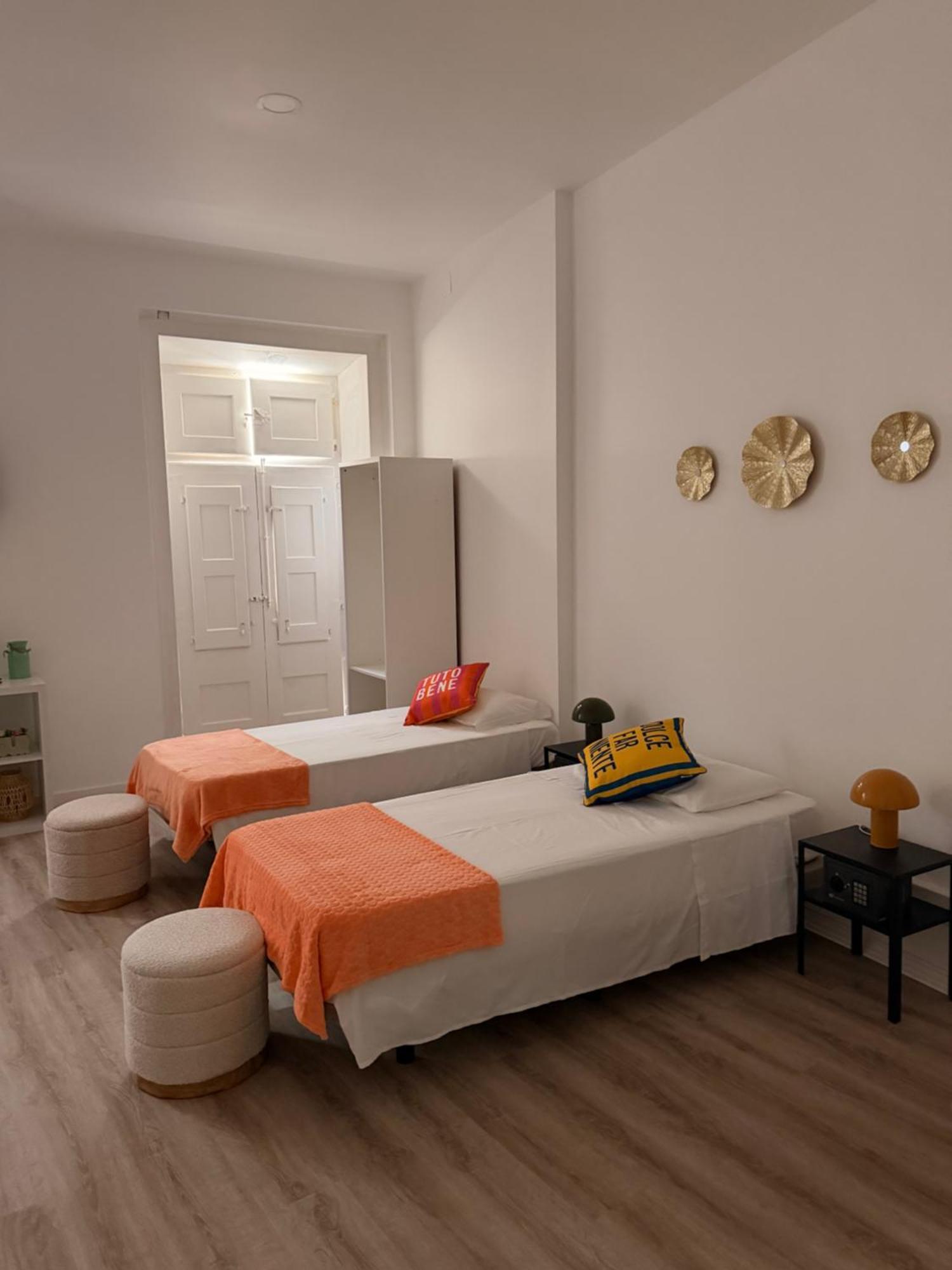 Cama Individual en habitación compartida femenina